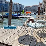 GRAND CANAL LOVE NEST#1 Grand Canal piano view!